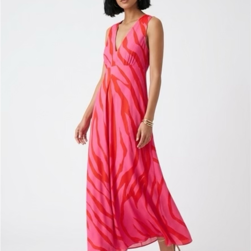 Sleeveless Pink & Red Printed V-Neck Maxi‎ Dress